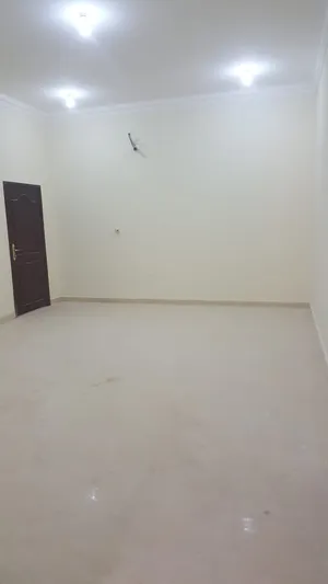 100 m2 2 Bedrooms Apartments for Rent in Doha Al Aziziyah