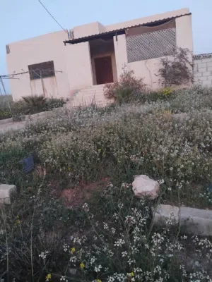 155 m2 4 Bedrooms Townhouse for Sale in Mafraq Other