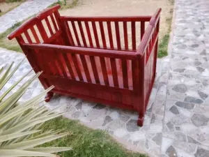 سرير أطفال