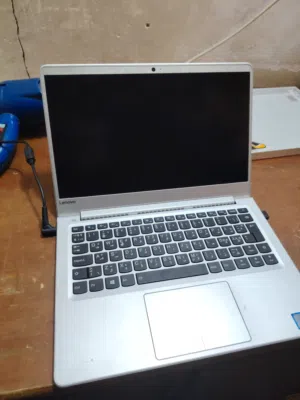 Lenovo idepad  710s i5 7th ram 8  كارت انتل 4 كيكا داخلي  hard 256 ssd  بطارية 2 ساعات  وزن 1.5 كيلو