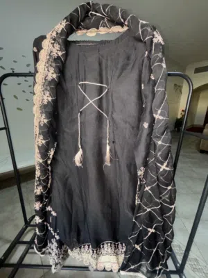 Black 3 piece Gharara Pakistani suit for sale. price is negotiable