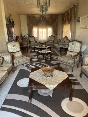 طقمين كنب للبيع