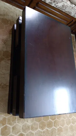 طاوله وسط وخزانه احذيه