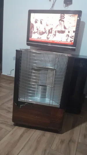 عفش بيت للبيع شاشه طاوله شاشه طقم كنب صوبة غاز رومو العاب اطفال
