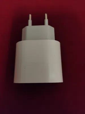 عظمة شاحن ايفون