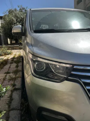 هيونداي H1 2019 رمادي باص فان مضمونة ومجهزة تجهيزات متقدمة