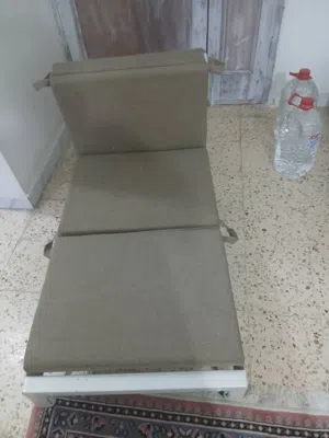 سرير طبي قابل للطي