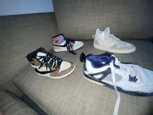 شوزات نايك و اير جوردان نظيف سايز 36  أصليات كلهم ما عدا واحد ماستر كوبي كل واحد له سعره قابل لتفاوض