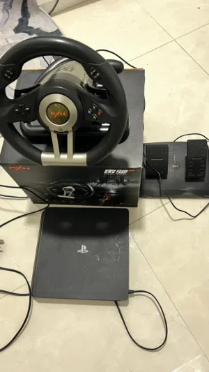 بلايستيشن 4 مستعمل مع دركسون للبيع السعر 105 و شوف الوصف