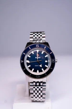 Rado captain Cook.  Swiss made.  size 42. super clean.  no scratch.  original automatic watch.