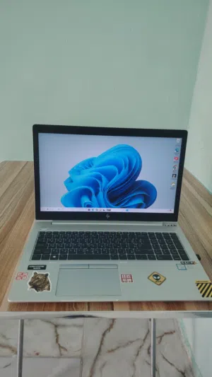 لابتوب HP EliteBook 850 G5 نظيف جداً مع الكارتون المعالج: Intel Core i7 جيل ثامن (قوي جداً وسريع،