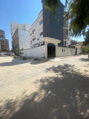 منزل للبيع في إبن النفيس بالقرب من مستشفي السكر