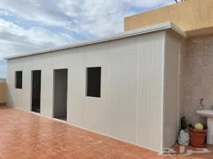 مظلات وسواتر وهناجر وساندوتش بانل وقرميد وجميع انواع الحداده