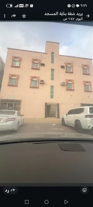 للموظفين شقة صغيرة مكونة من غرفة وصالة ومطبخ وحمام  في علاية ابراء