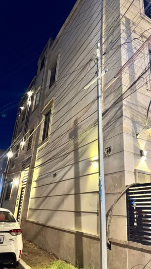 بيت سكني أو عمارة تجارية