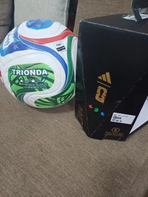 كرة كاس العالم الأصلية 26 TRIONDA جديدة اديداس بأعلى فئة PRO - فئة المحترفين size 5 مميزة جدا