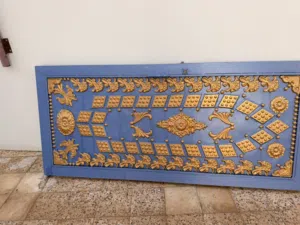 باب خارجي حديد ثقيل
