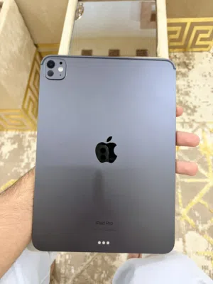 آيباد M4 بسعر حرق " أقرأ الوصف "
