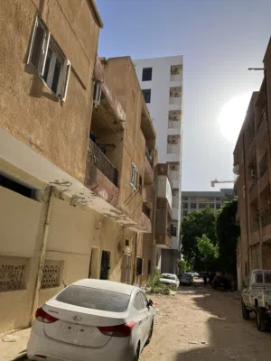 عرض عليها عقار