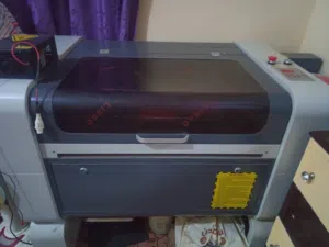 عرطه للبيع مكينه ليزر شبه جديد بنص قيمتها بسعر خيالي ..