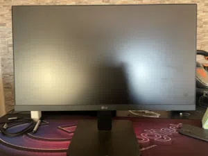 شاشه مستعمله استعمال ثلاث شهور