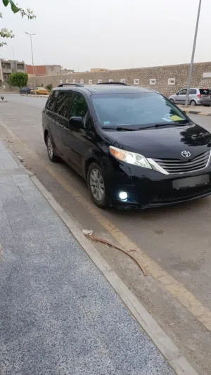 تويوتا سينا
