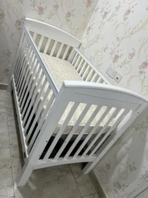 Baby crib ( giggles)