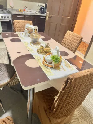 غرفة سفرة للبيع مستعمل طاولة +4كراسي طبربور