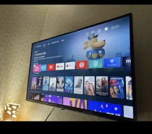 شاشة TCL حجم 55 مستعملة للبيع