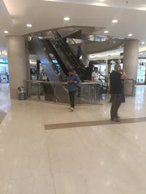 للإيجار محلات واكشاك بخيطان بمجمع مميز جدا وسط اسواق خيطان بدون عمولة
