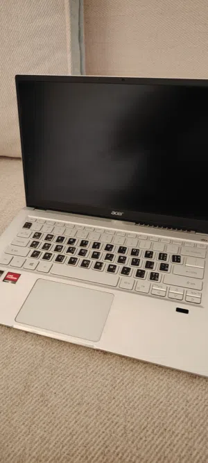 Acer Swift 3 AMD Ryzen 7 5700U  ورام من نوع LPDDR4X  بسرعة 4266 ميجاهرتز.