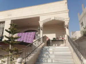 300 m2 5 Bedrooms Townhouse for Sale in Amman Marka