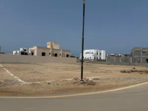 الخابوره خور الهند ارض كورنر ع شارعين قائمين توفر كل الخدمات بسعر مميز - انا المالك