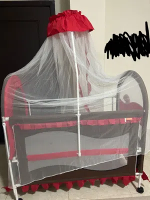 منز ( سرير اطفال ) للبيع