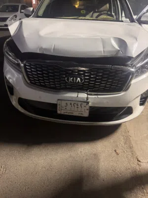 سورنتو للبيع بنروما مري شفط ثلاث قطع تبريد مقاعد جلد كهرباء سبع راكب 6سلندر