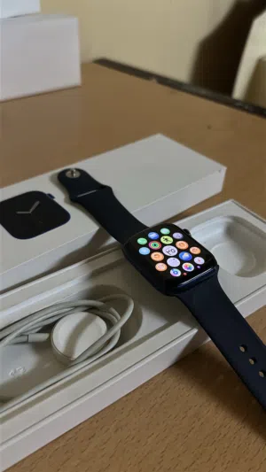 للبيع ساعه ابل سيريس 6 مقاس 44mm