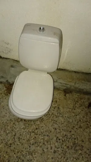 حمام سعودي نظيف جدا للبيع