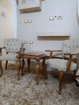 اتات كرسيين وطاوله