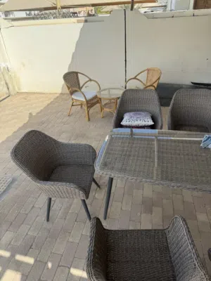 طاولة طعام مع ست كراسي وطاولة جانبية بكرسيين Table with 6 &2 chairs
