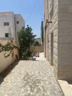 بيت مستقل طابقين للبيع