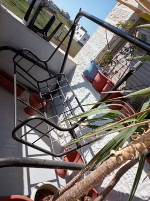 مرجيحه حديد بحاله الوكاله مع الفرش