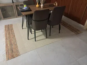 سجاد منزل جديد للبيع (أثاث الدينينغ ليس للبيع)