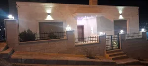 210 m2 4 Bedrooms Villa for Sale in Zarqa Um Rummanah