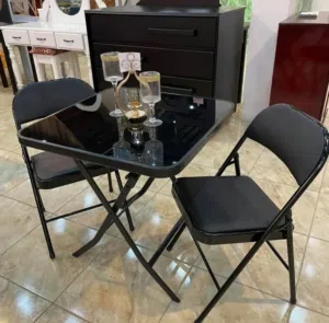 طاولة وكراسي... هاي راااحة + فخاااامة بقطعة وحدة   بتفرديها بثواني... وبتسكريها بدون ما تاخد مساحة