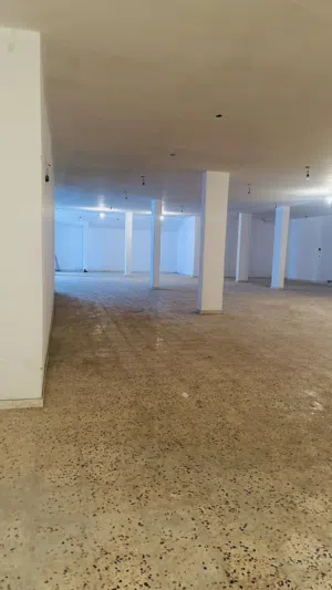 مخزن للإيجار