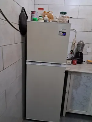 Hurry!!!Used Refrigerator for sale in Souq Sabah Fahaheel. ثلاجة مستعملة للبيع في سوق صباح الفحيحيل.
