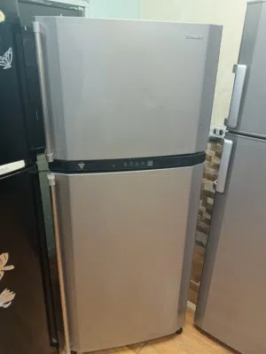 ثلاجه نوع شارب 24قدم تبريد هوا فل اكسسوارات ختم الشركه انفيرتر لوحه تحكم اماميه السعر 190 دينار شامل