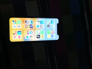 للبيع او للبدل معا آيفون 12 عادي