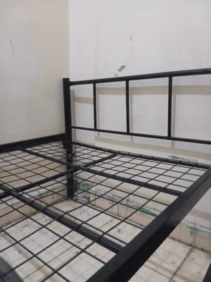 سرير حديد للبيع