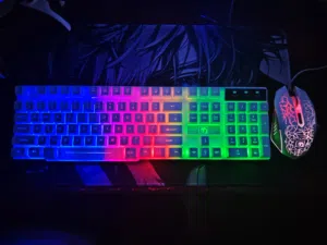 كيبورد + ماوس اضائه اللوان ممتازه جدا للبيع .
